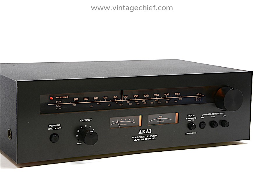 Akai AT-2200L FM / AM Tuner