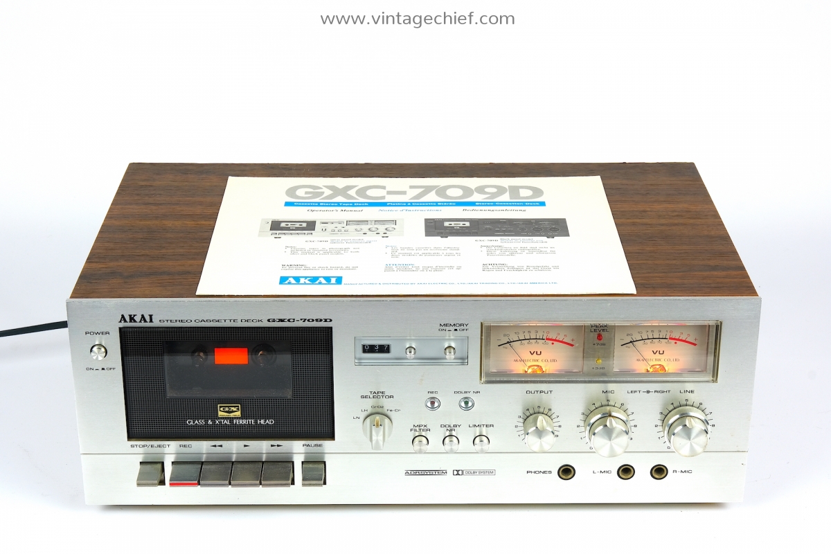 Akai GXC709D Cassette Deck For Parts or Repair Vintage VU Meters