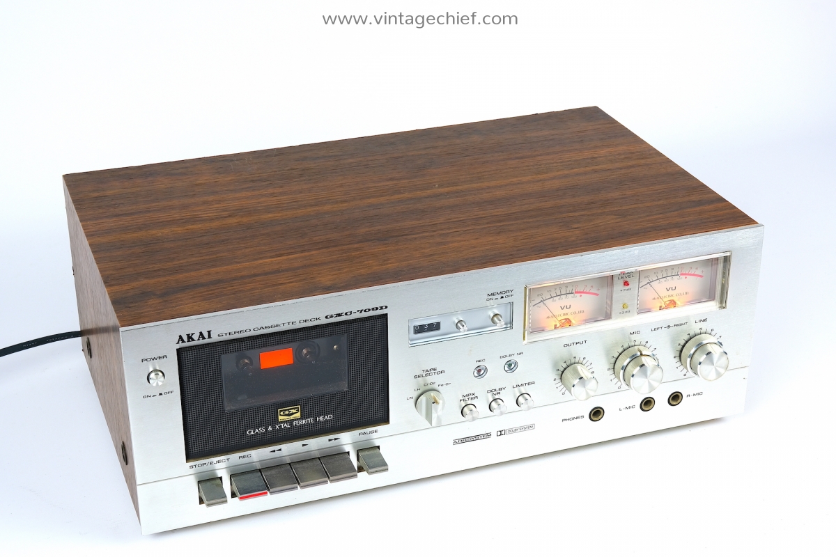 Akai GXC709D Cassette Deck For Parts or Repair Vintage VU Meters Tape Deck