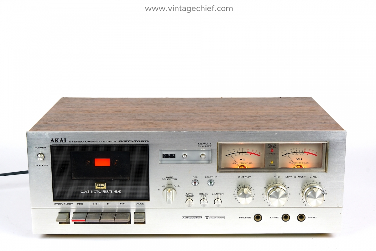 Akai GXC709D Cassette Deck For Parts or Repair Vintage VU Meters Tape Deck