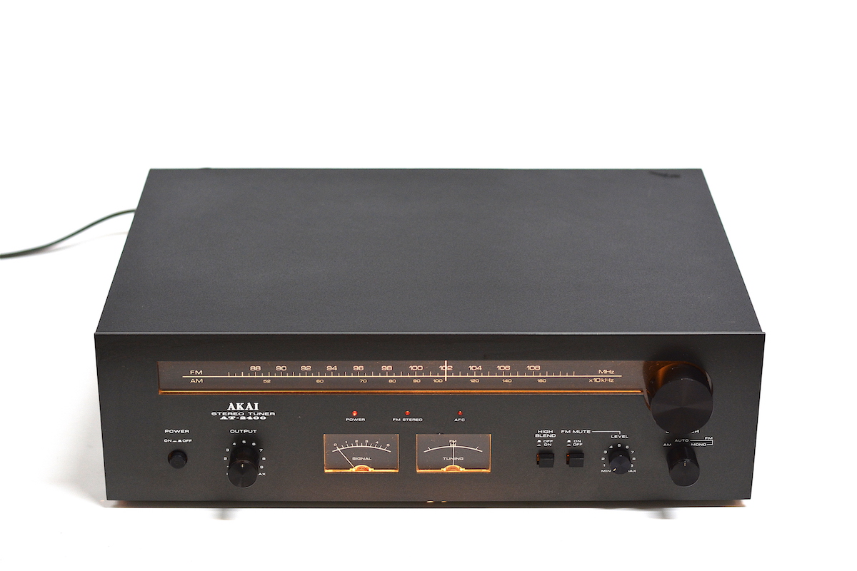 Akai AT-2400 FM / AM Tuner  			